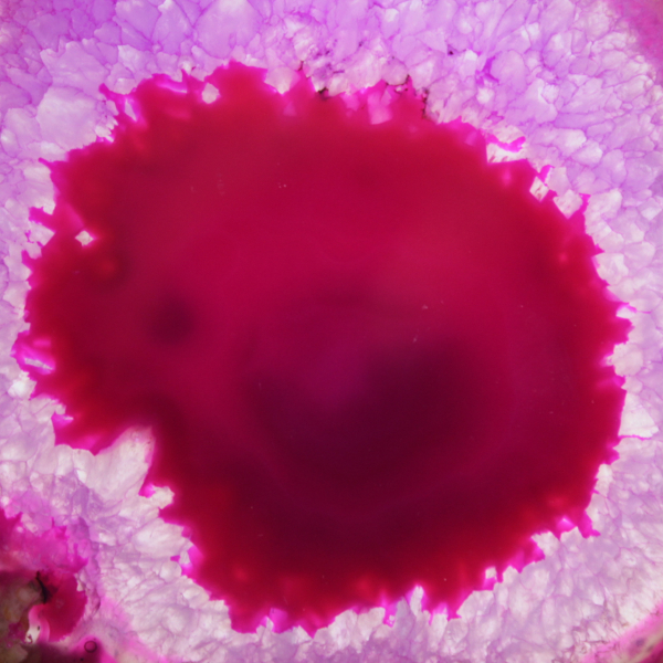 Tranche d’agate rose teinté pour collection