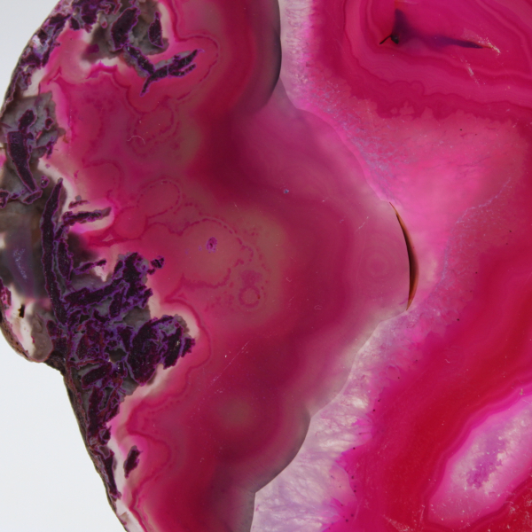 Tranche d’agate naturelle teinté rose