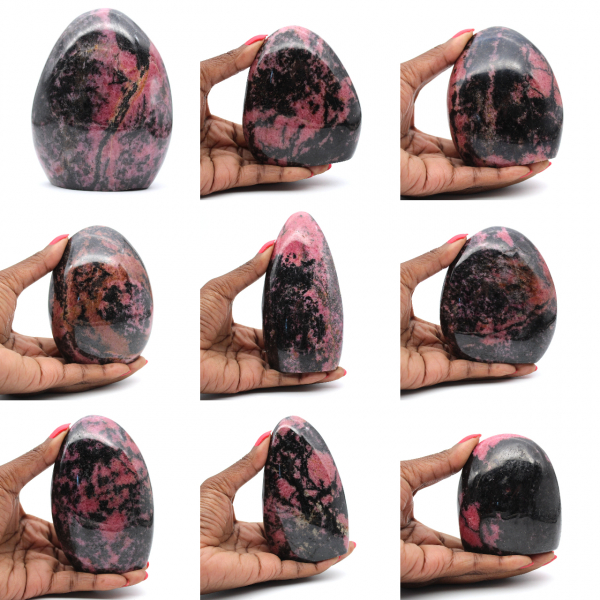 Roche en Rhodonite naturelle