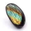 Beau galet de Labradorite jaune vert bleuté