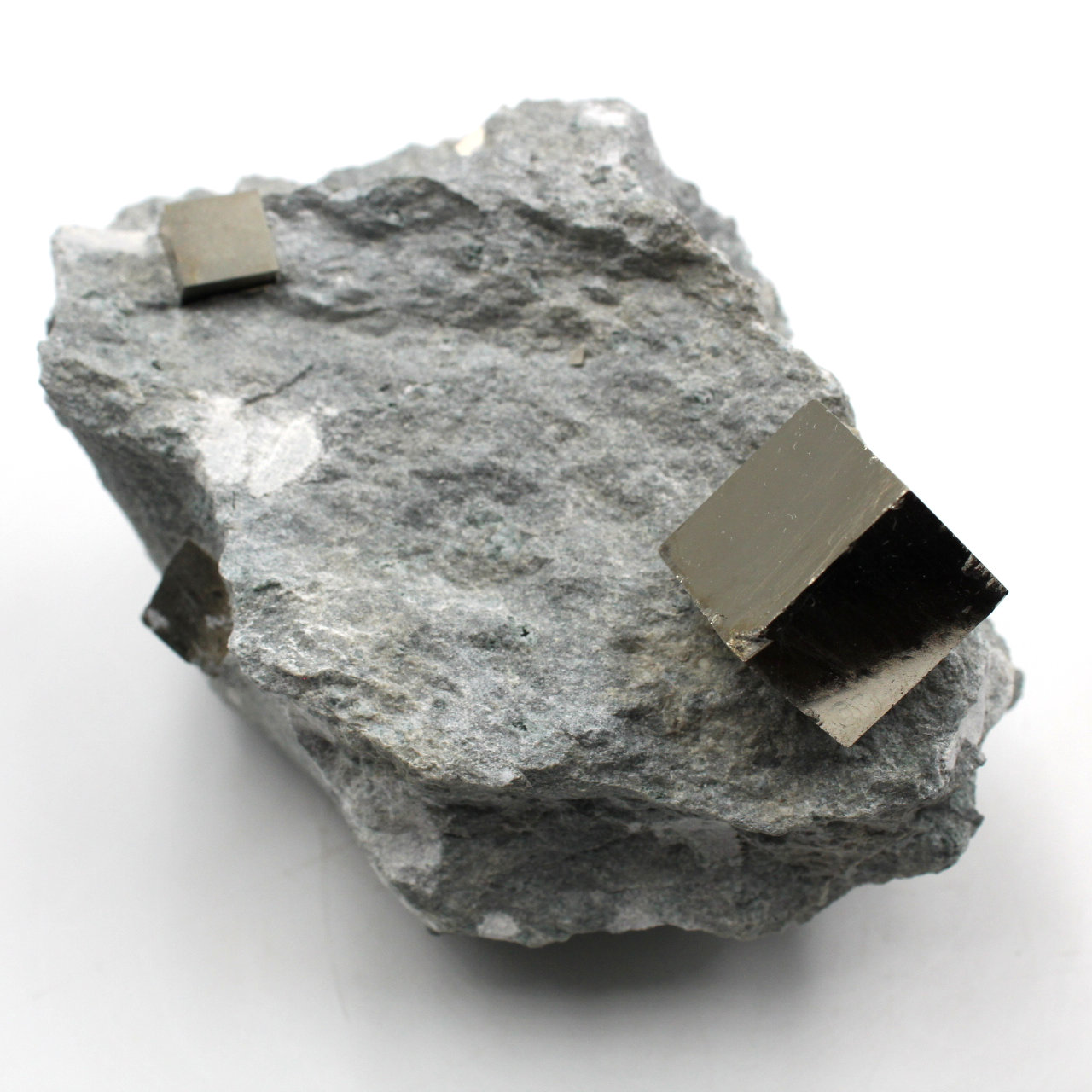 Cubes de pyrite sur gangue de Navajun Espagne