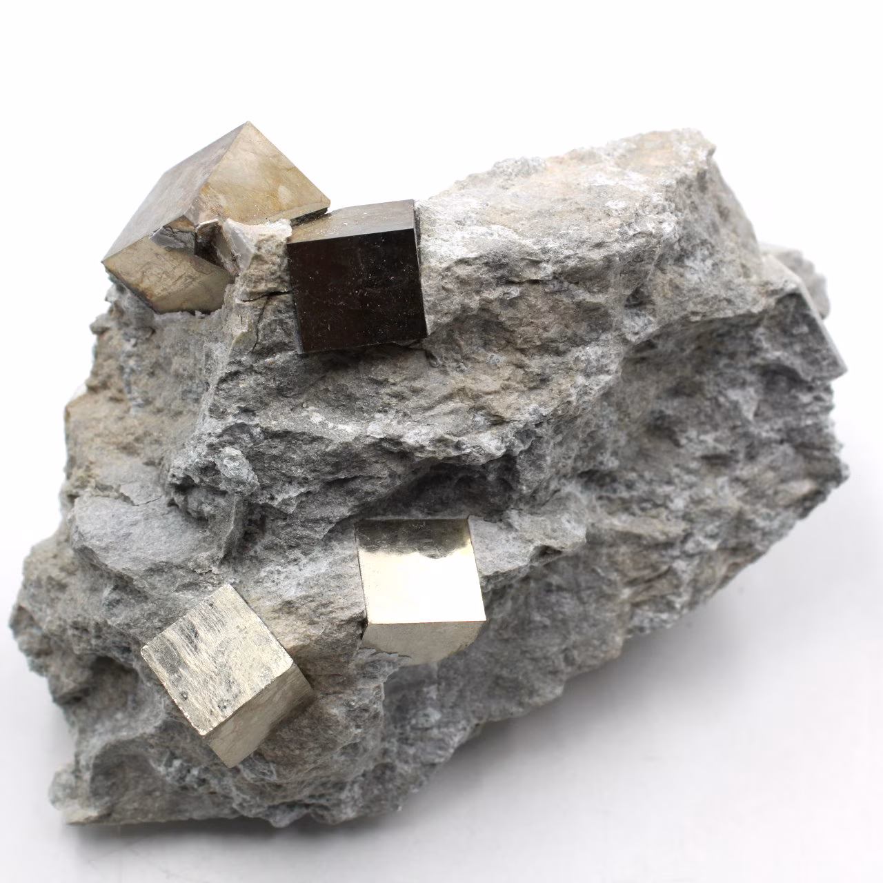 Cubes de pyrite sur gangue de Navajun Espagne