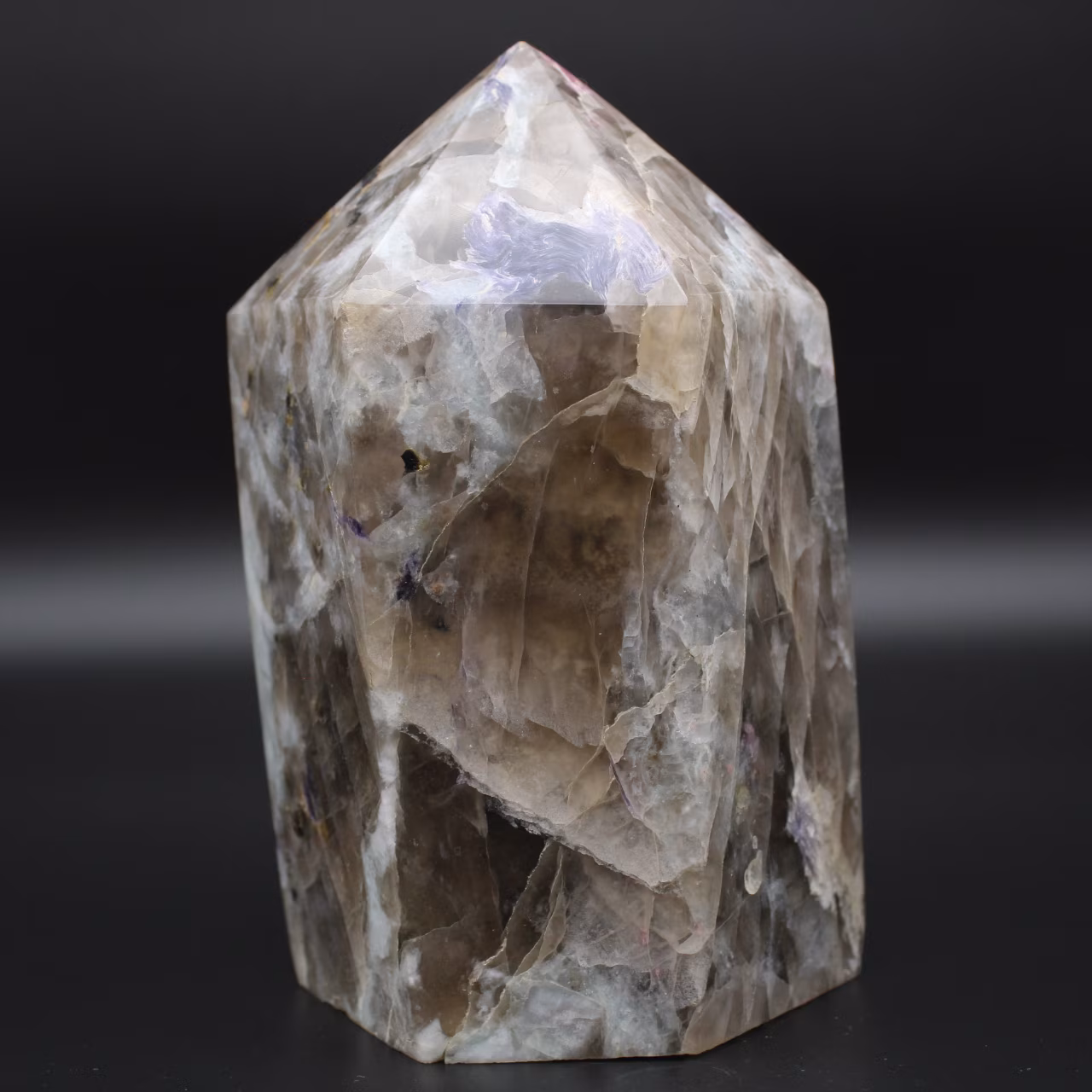 Gros prisme de lépidolite