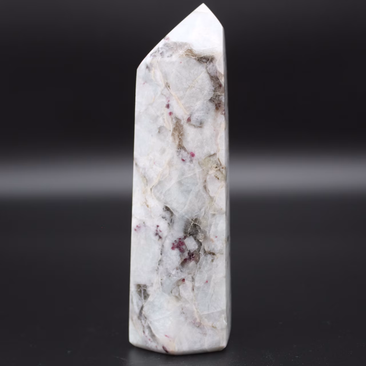 Prisme en pierre de lépidolite