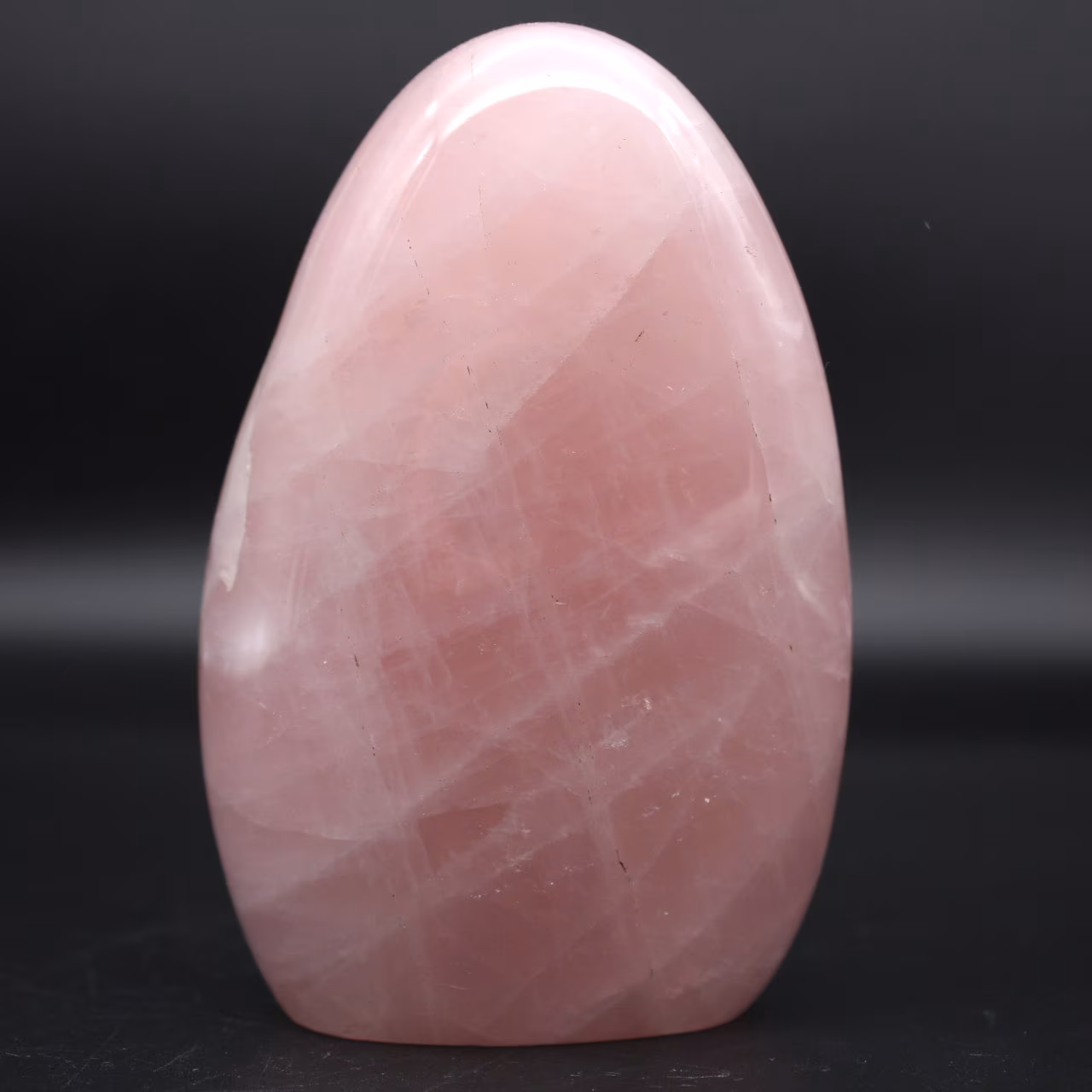 Pierre polie en quartz rose naturelle