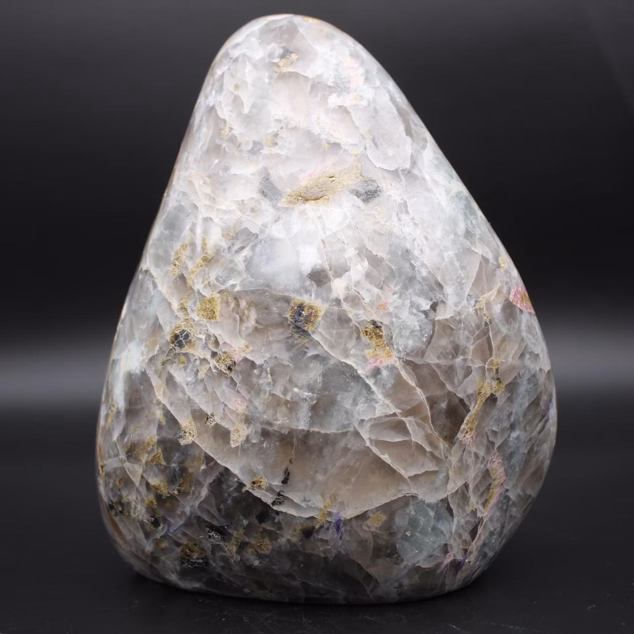 Tourmaline incluse forme libre