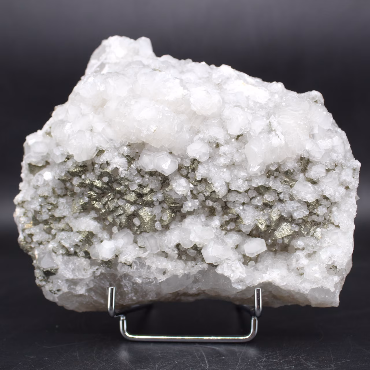 Cristaux de calcite avec pyrite