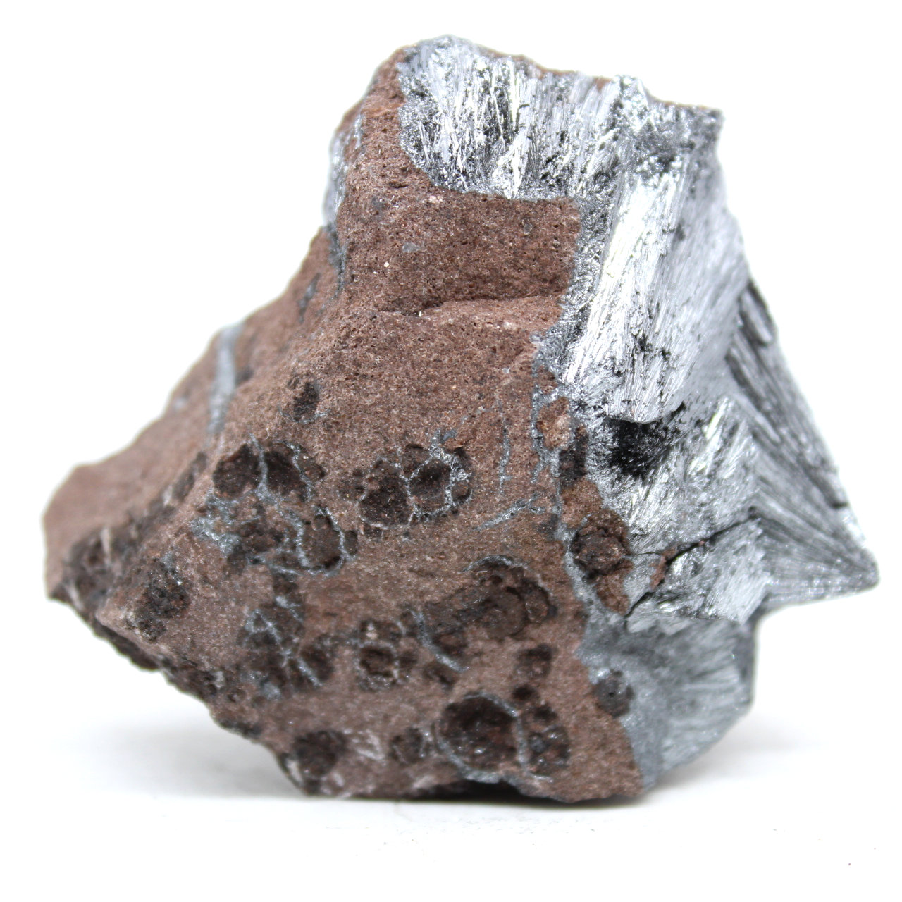 Pyrolusite cristallisée brut
