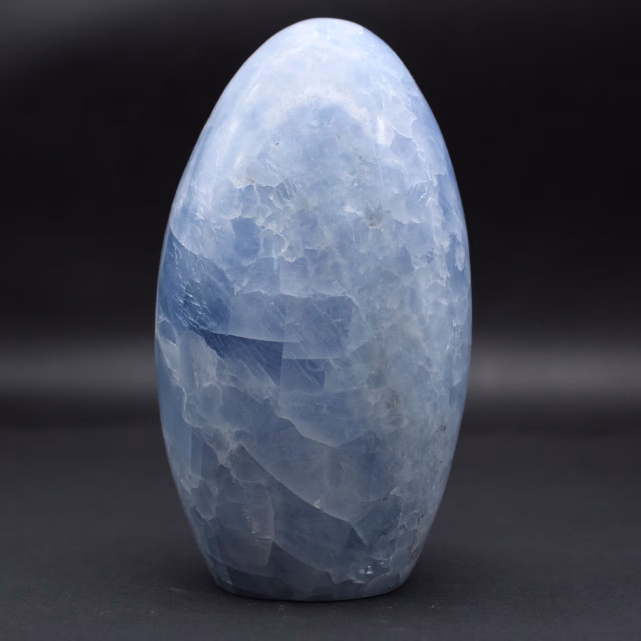 Calcite bleue polie