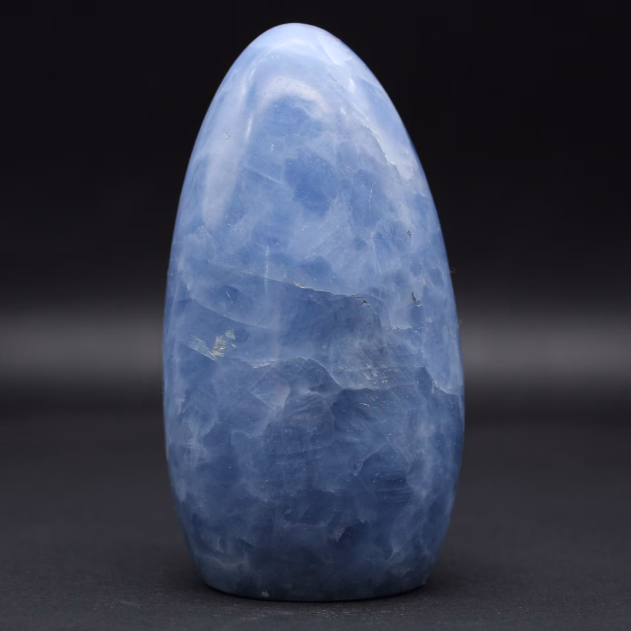 Calcite bleue polie