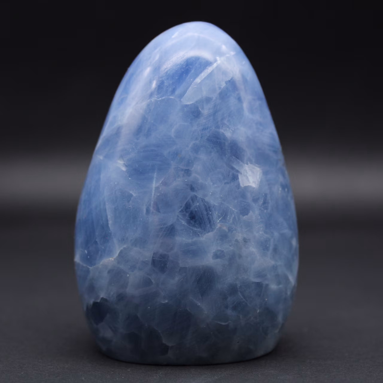 Forme libre polie en Calcite bleue