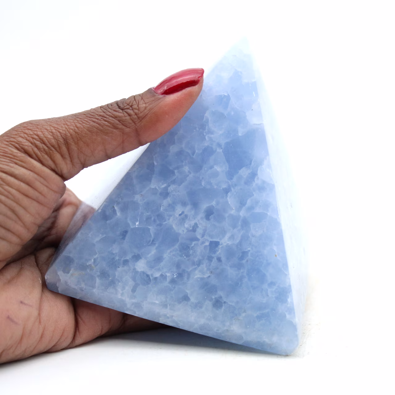 Pyramide en calcite bleue