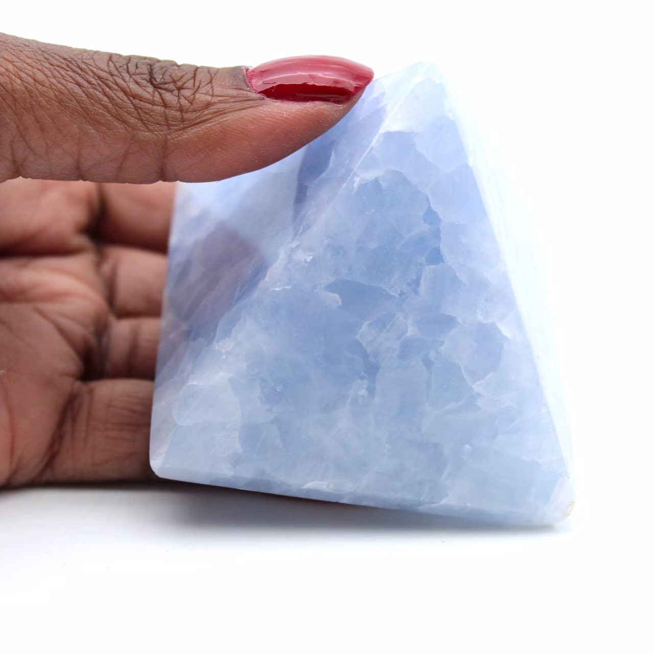 Pyramide en calcite bleue