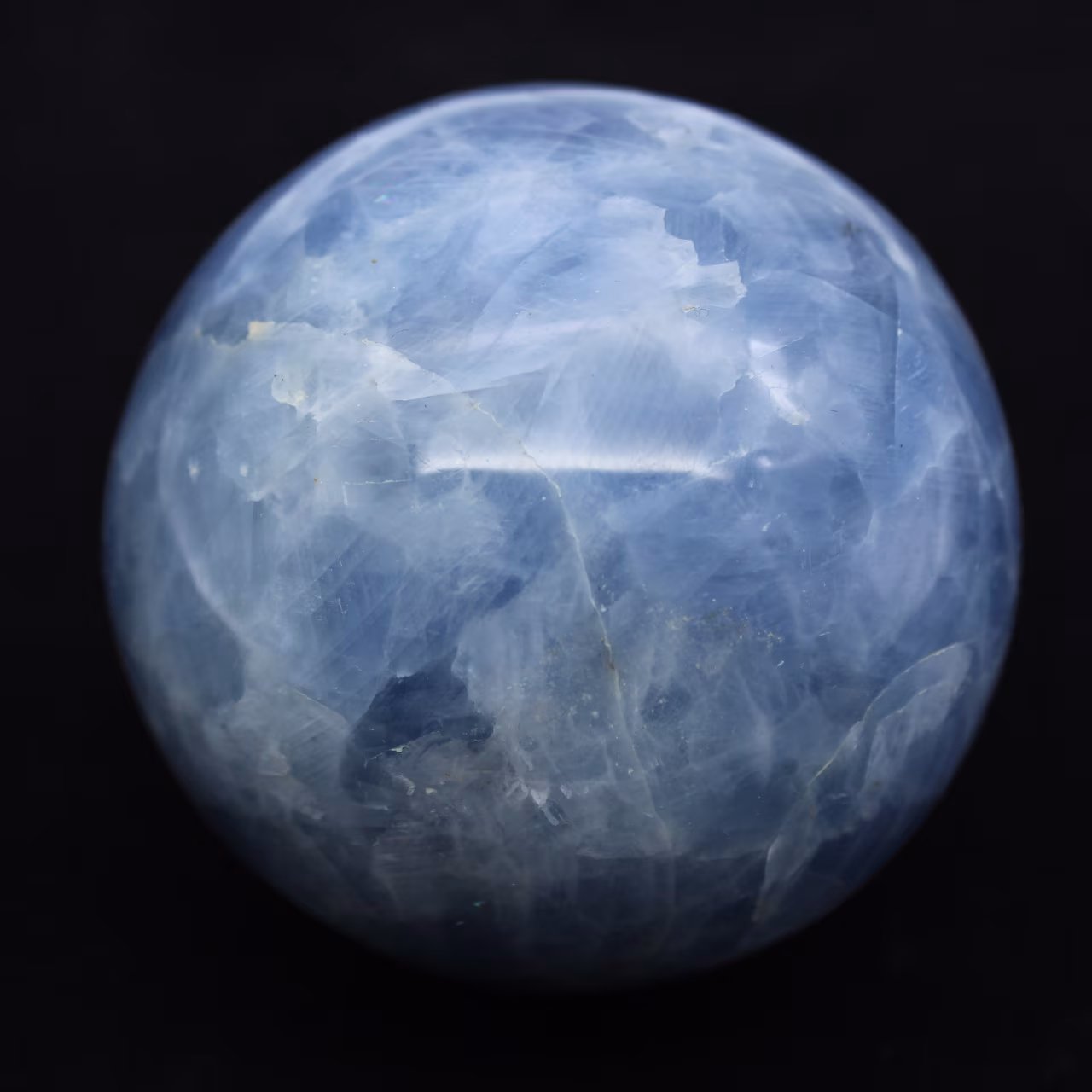 Sphère en calcite bleue