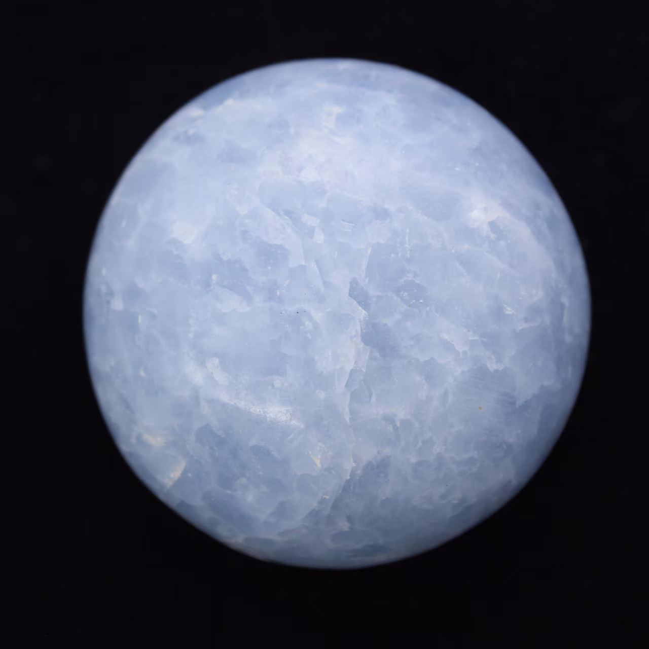 Galet en calcite bleue