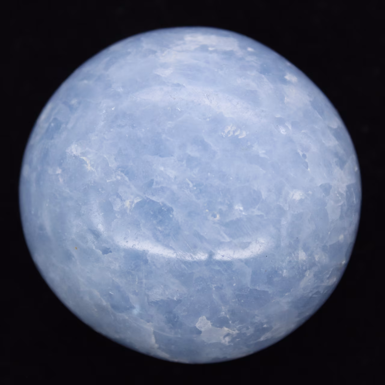 Galet en calcite bleue