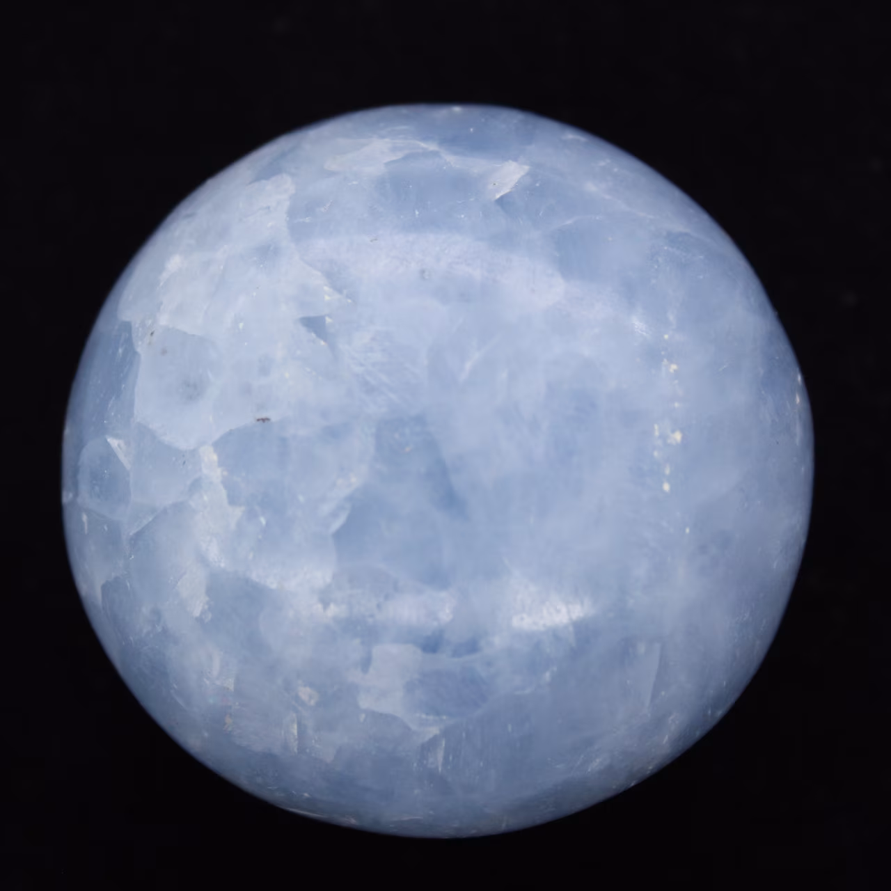 Galet en calcite bleue