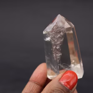Prisme de cristal de roche re-surfacé