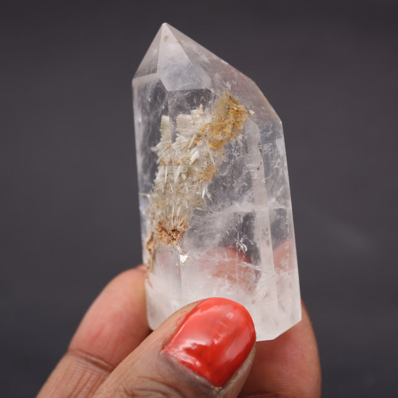 Cristal de roche avec inclusion