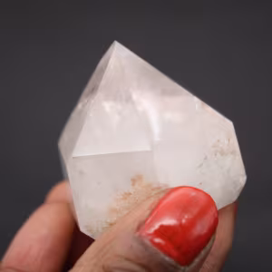Prisme de quartz avec inclusion