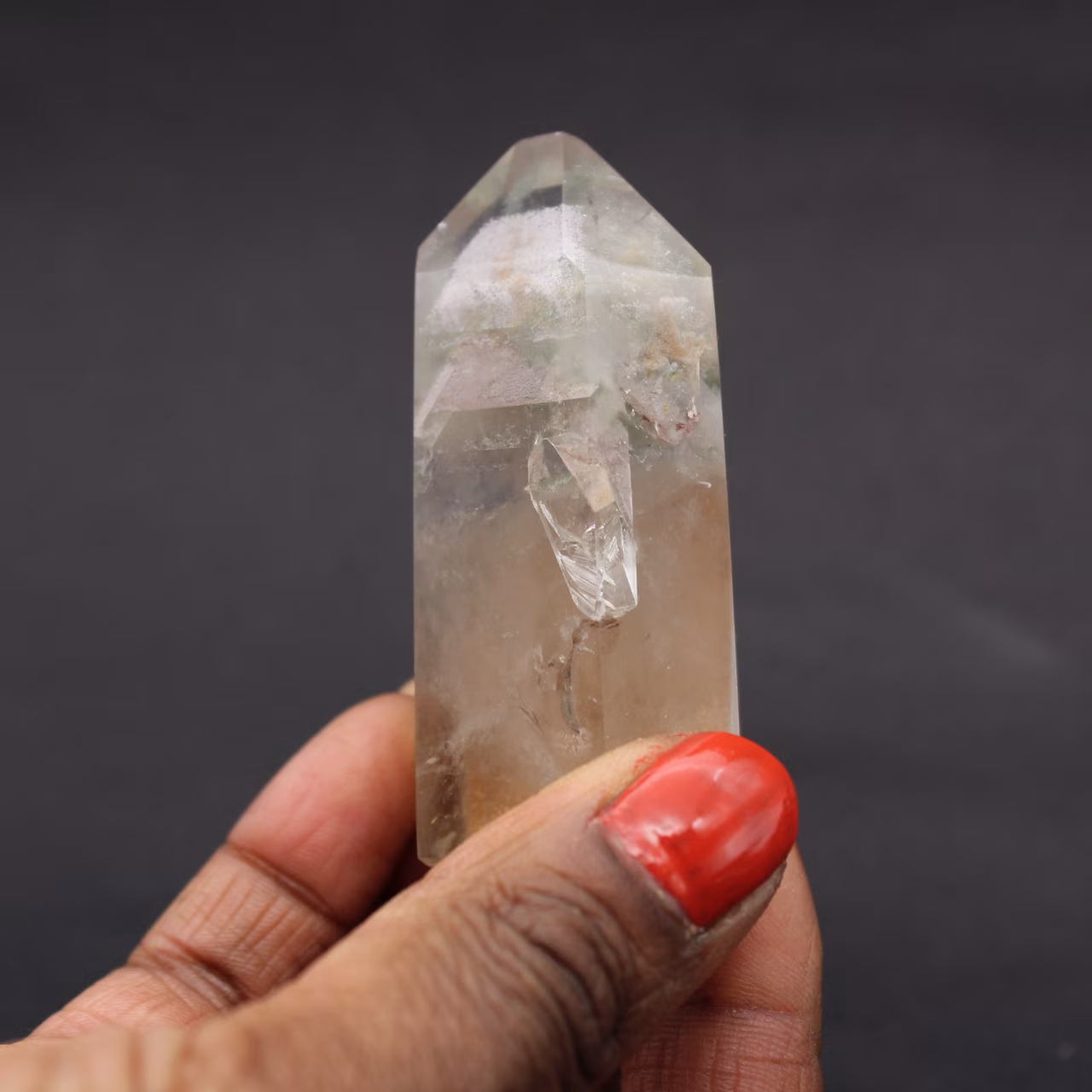 Cristal de roche à inclusion avec fantôme