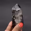 Prisme de quartz avec inclusion