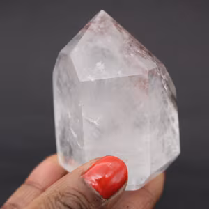 Prisme de quartz avec inclusion