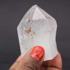 Prisme de cristal quartz avec inclusion chlorite