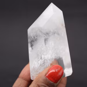 Prisme de quartz avec inclusion