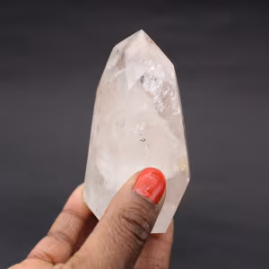 Prisme de quartz avec inclusion
