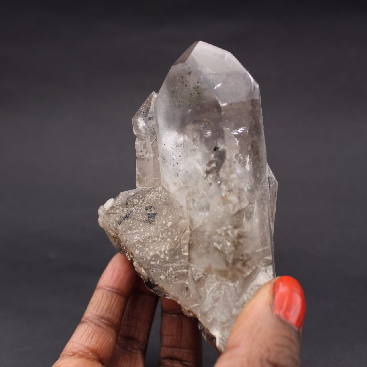 Prisme de cristal de roche légèrement fumé