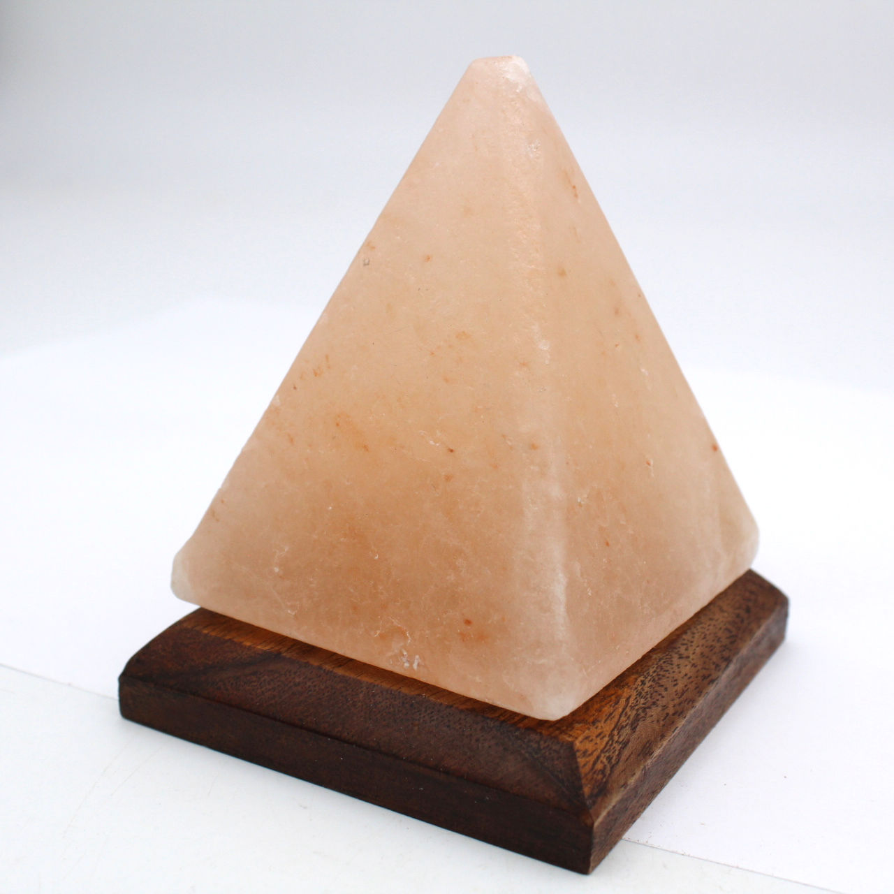 Lampe pyramide en sel rose de l’Himalaya