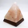 Lampe pyramide en sel rose de l’Himalaya - 1