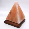 Lampe pyramide en sel rose de l’Himalaya