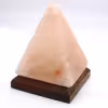 Lampe pyramidale en sel rose de l’Himalaya