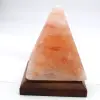 Lampe pyramidale en sel rose de l’Himalaya - 1