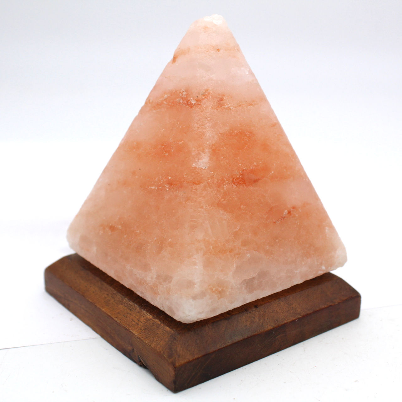 Lampe pyramidale en sel rose de l’Himalaya