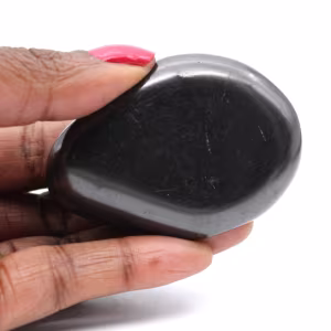 Shungite fine en Galet - Spécimen Russe 60g