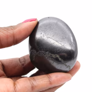 Petit Galet poli en Shungite de Russie 75g