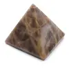 Pyramide en pierre de microcline de Madagascar - 2