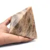 Pyramide en pierre de microcline de Madagascar - 1