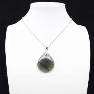Pendentif goutte en labradorite