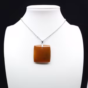 Pendentif carré en cornaline