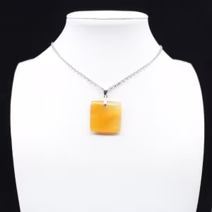 Pendentif carré en cornaline