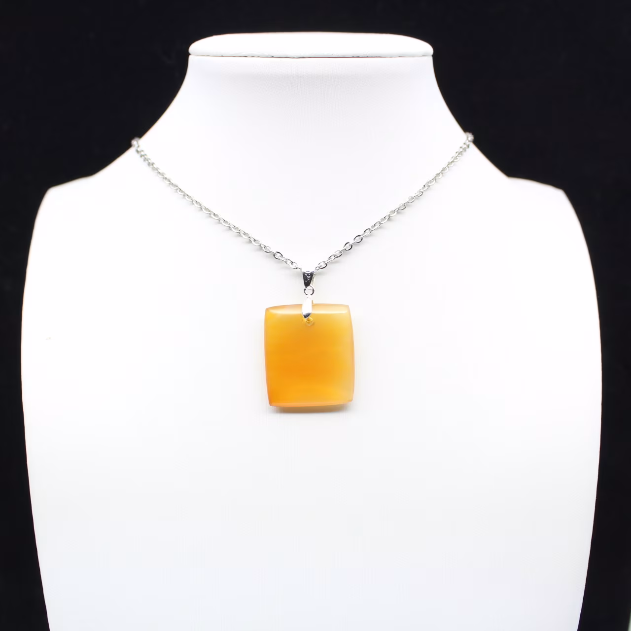 Pendentif carré en cornaline