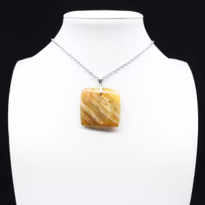 Pendentif carré en cornaline