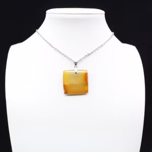 Pendentif carré en cornaline