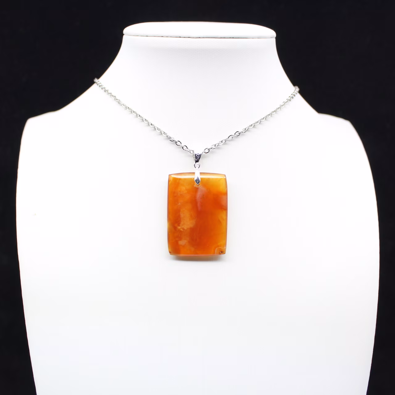 Pendentif carré en cornaline