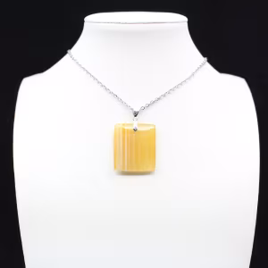 Pendentif carré en cornaline