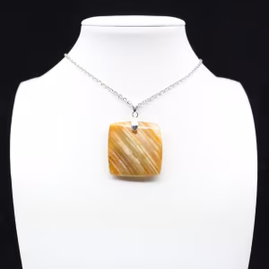 Pendentif carré en cornaline